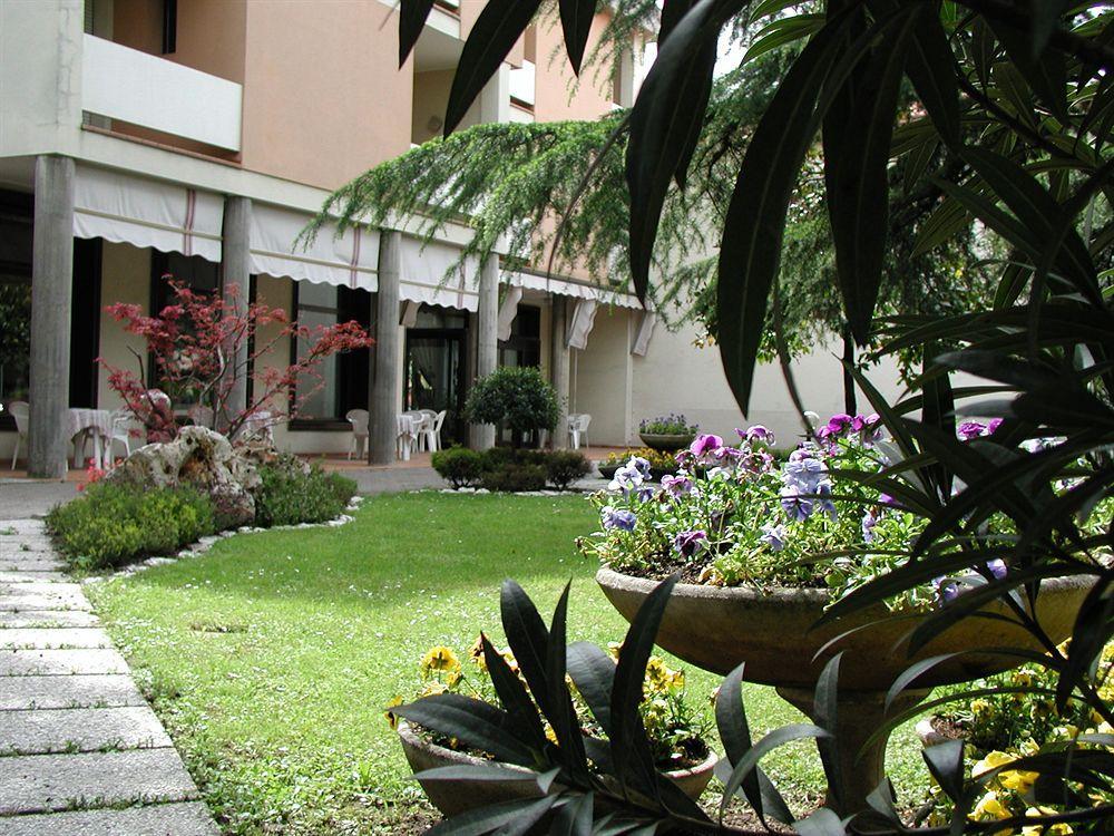 Verona Hotel Abano Terme Ngoại thất bức ảnh