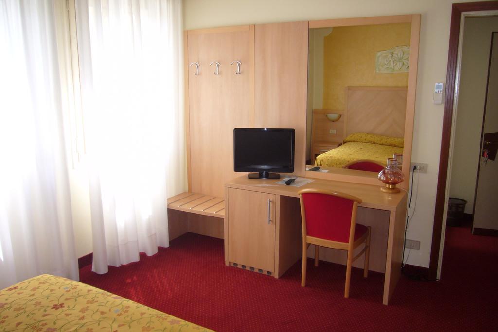 Verona Hotel Abano Terme Phòng bức ảnh